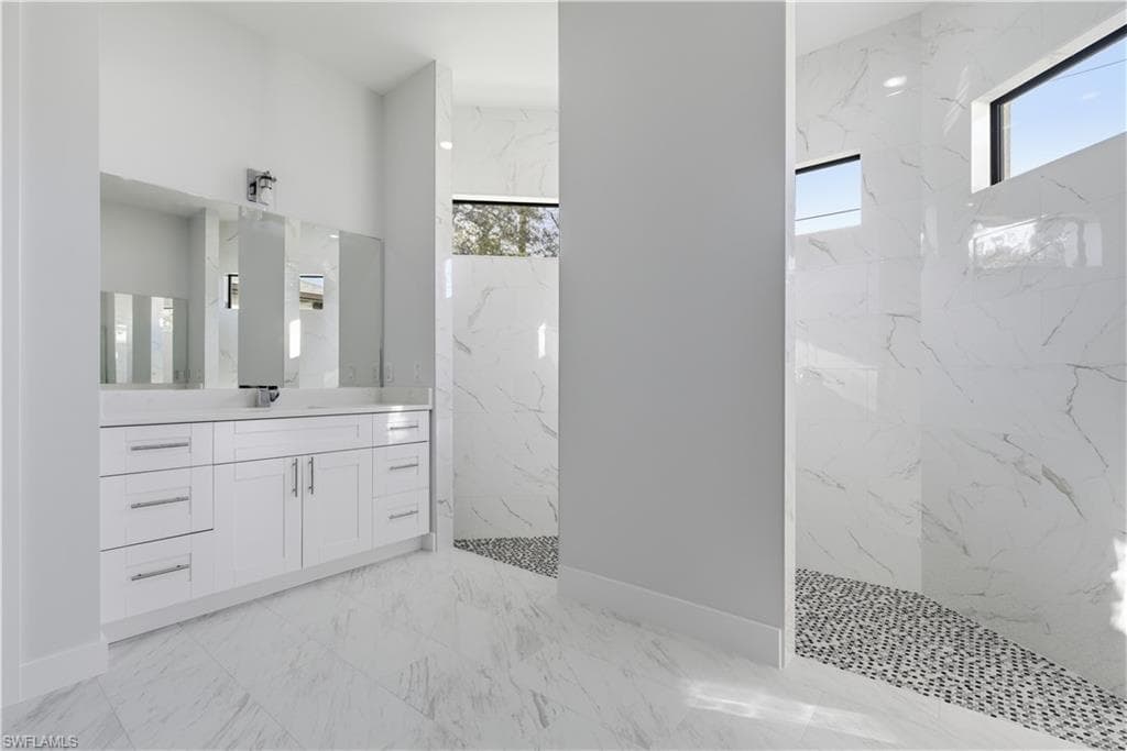 100 Zobora CIR, FORT MYERS FL 33913-21