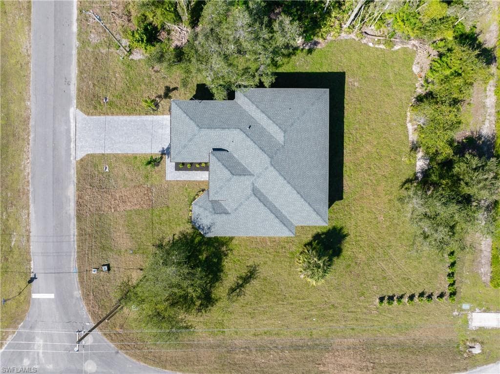 100 Zobora CIR, FORT MYERS FL 33913-33