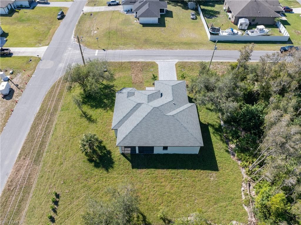 100 Zobora CIR, FORT MYERS FL 33913-32