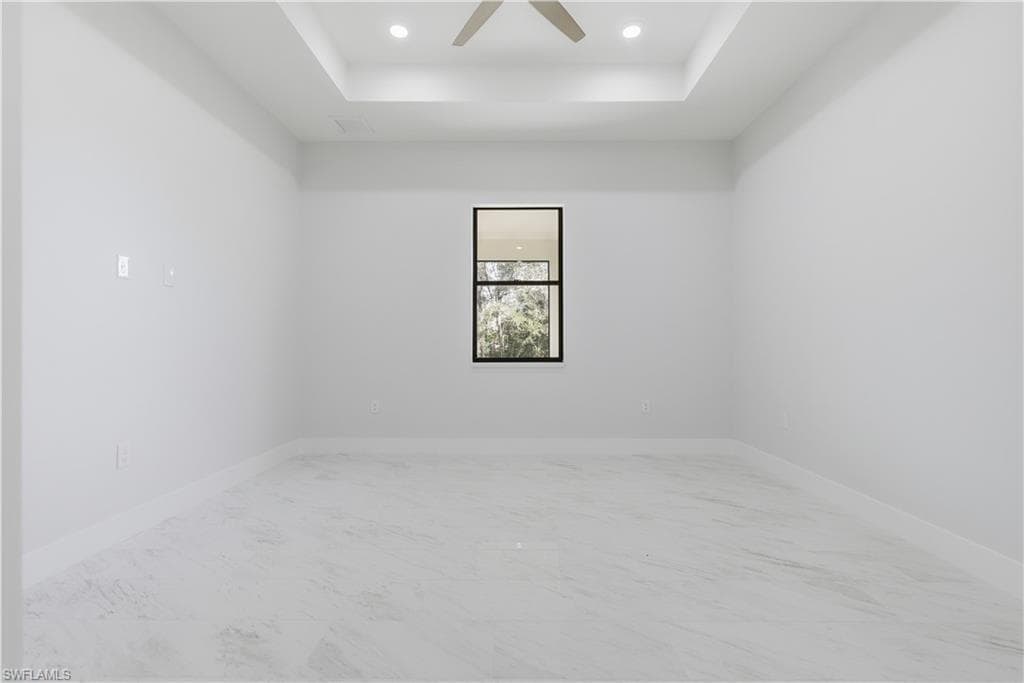 100 Zobora CIR, FORT MYERS FL 33913-18