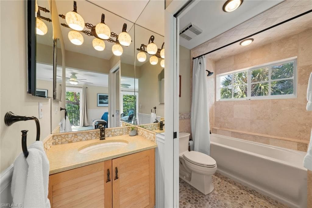 2451 Blind Pass CT, SANIBEL FL 33957-38