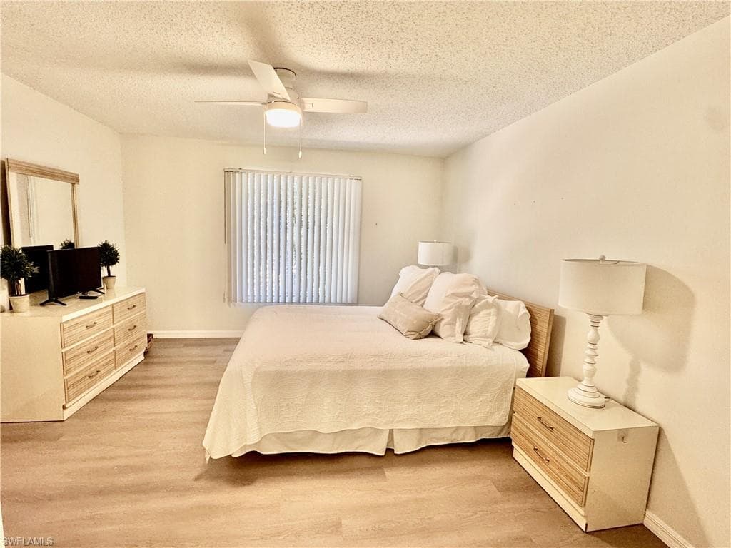 645 Squire CT # 202, NAPLES FL 34104-22