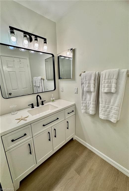 645 Squire CT # 202, NAPLES FL 34104-26