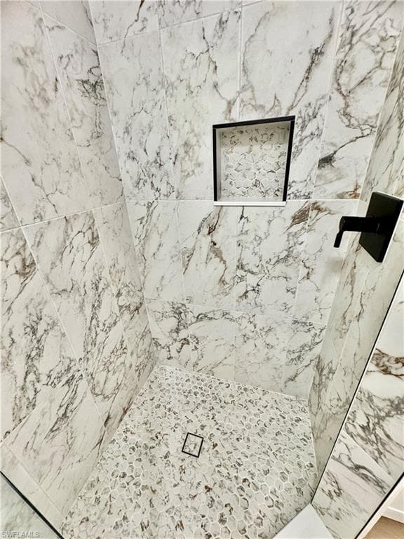 645 Squire CT # 202, NAPLES FL 34104-25