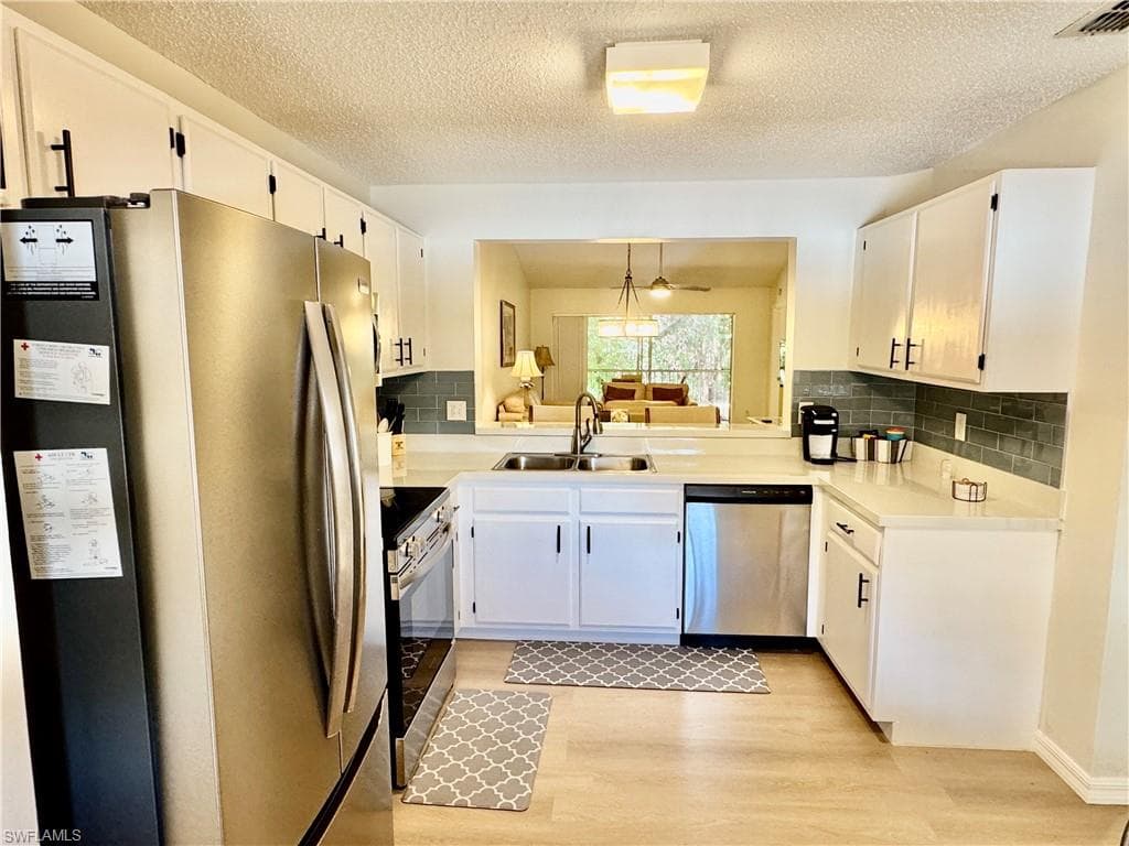 645 Squire CT # 202, NAPLES FL 34104-4