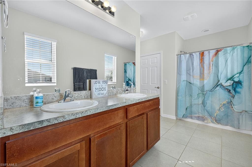 3453 Cancun CT, CAPE CORAL FL 33909-18