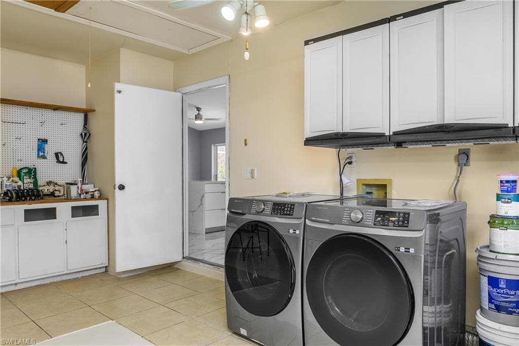 2524 Dora CT, LEHIGH ACRES FL 33971-26