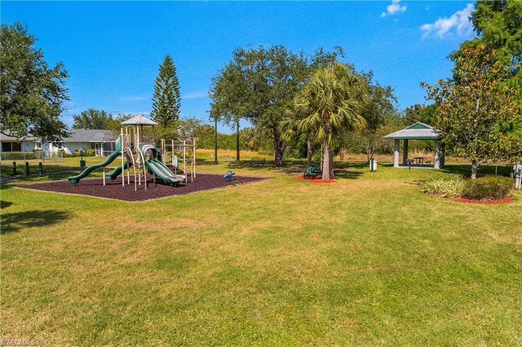 2524 Dora CT, LEHIGH ACRES FL 33971-20
