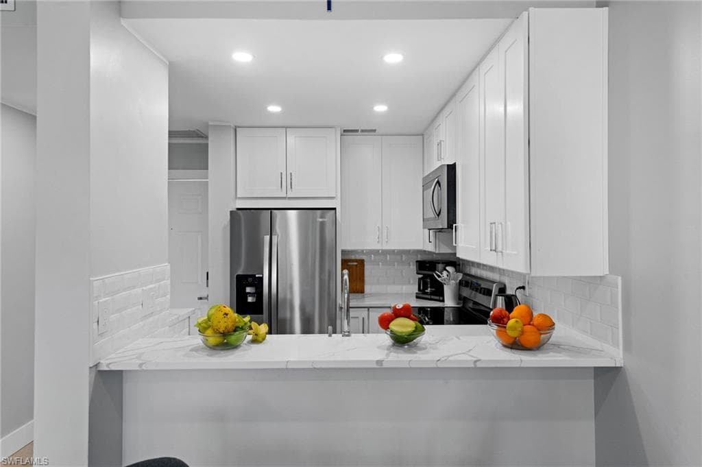 3320 Olympic DR # 126, NAPLES FL 34105-17