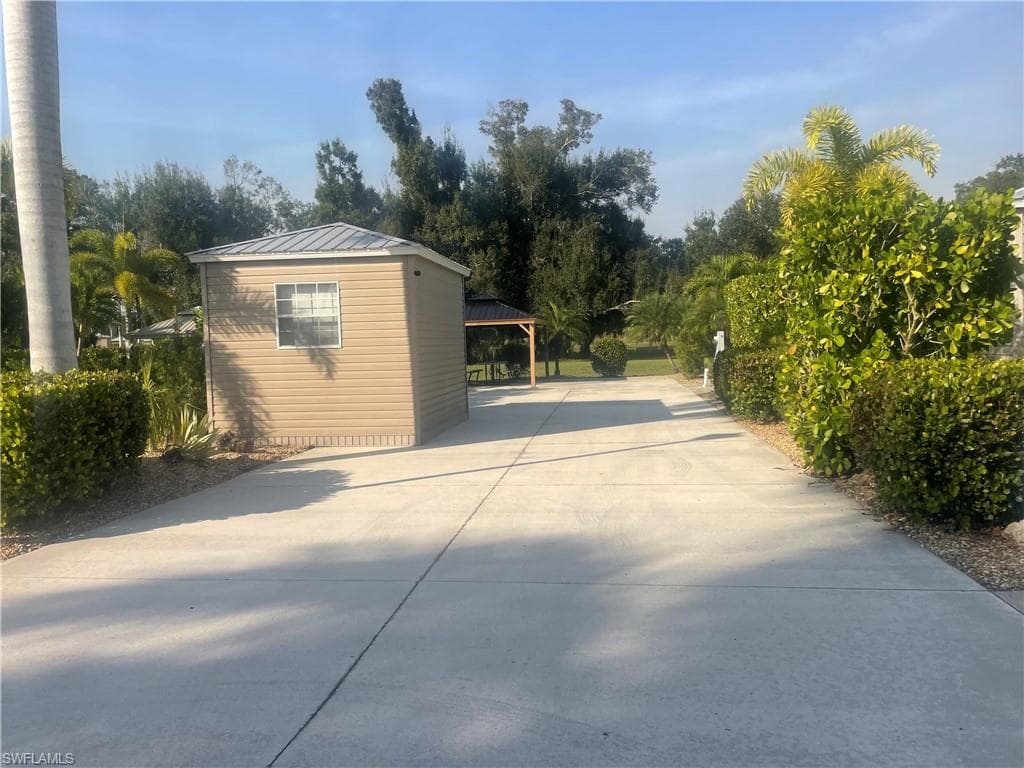 10347 Prairie Iris TRL, FORT MYERS FL 33905-1
