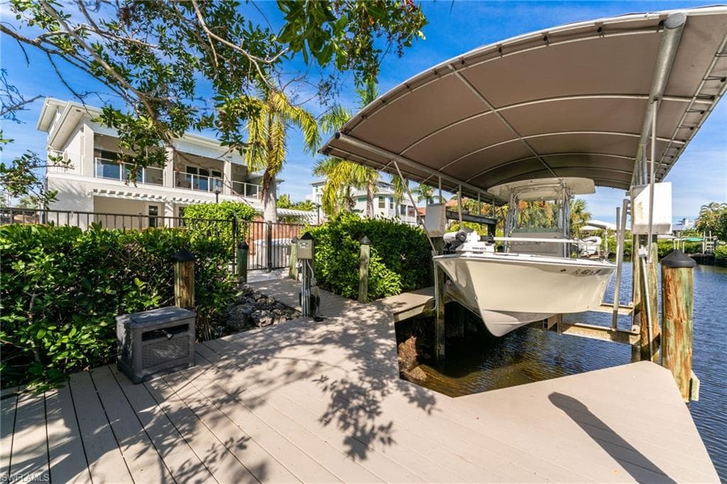 6521 Jacobs DR, FORT MYERS FL 33908-38