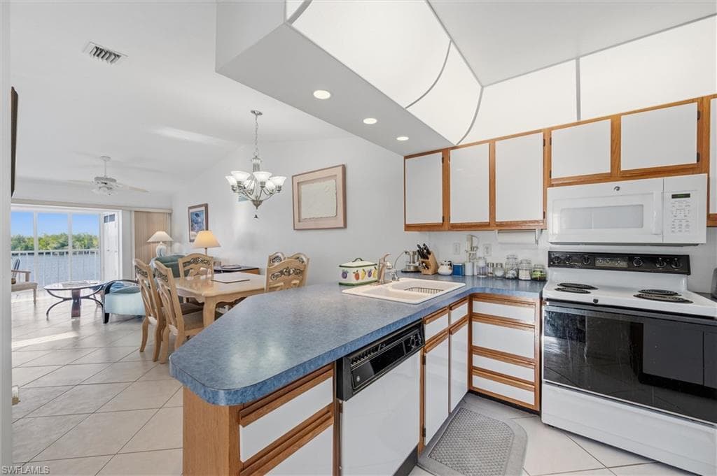 1165 Mainsail DR # 611, NAPLES FL 34114-14