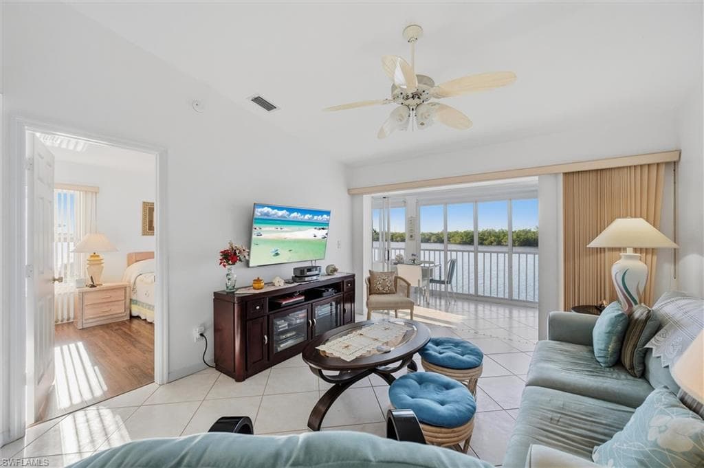 1165 Mainsail DR # 611, NAPLES FL 34114-3