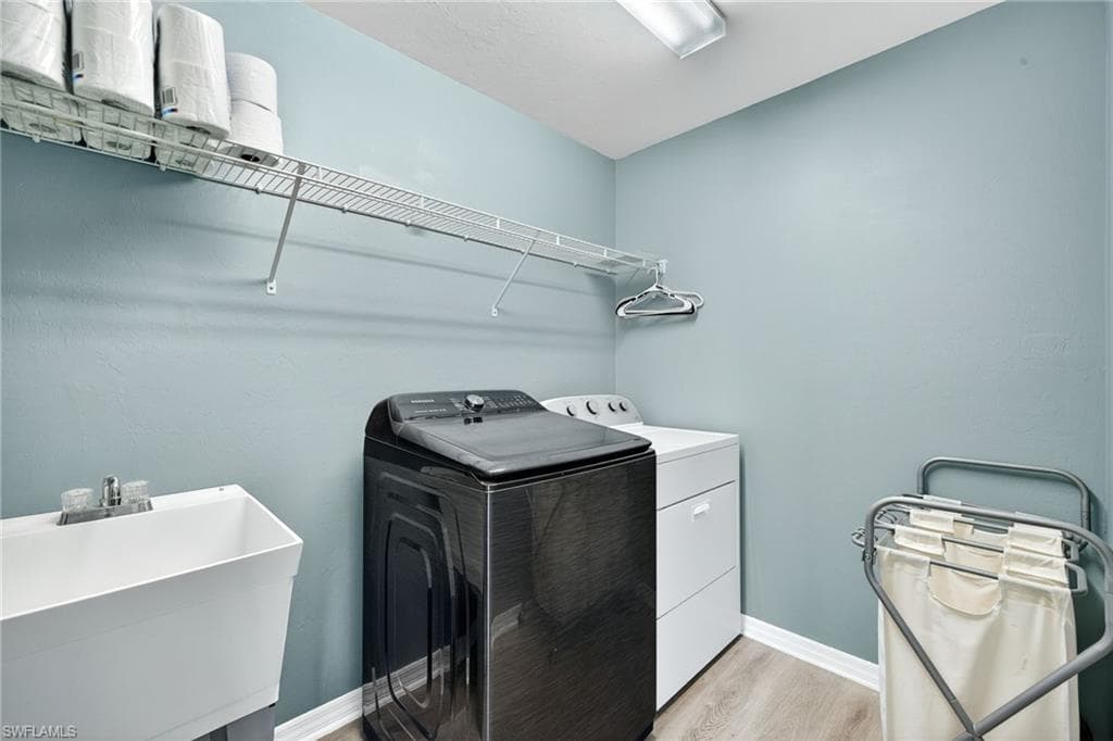 10970 Glenhurst ST, FORT MYERS FL 33913-16