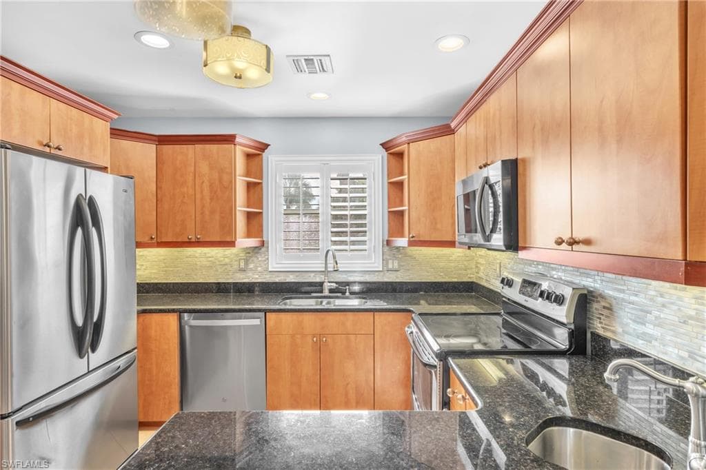 1526 Trafalgar LN # B, NAPLES FL 34116-20