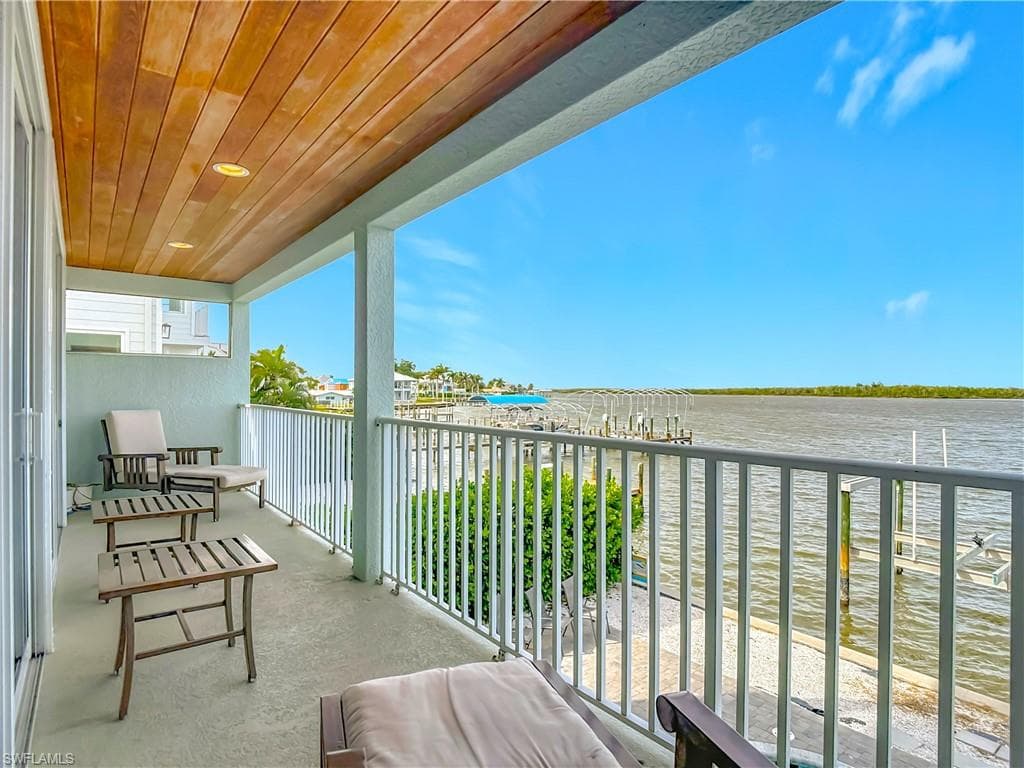 383 Seminole WAY, FORT MYERS BEACH FL 33931-6