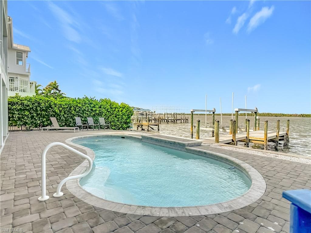 383 Seminole WAY, FORT MYERS BEACH FL 33931-40