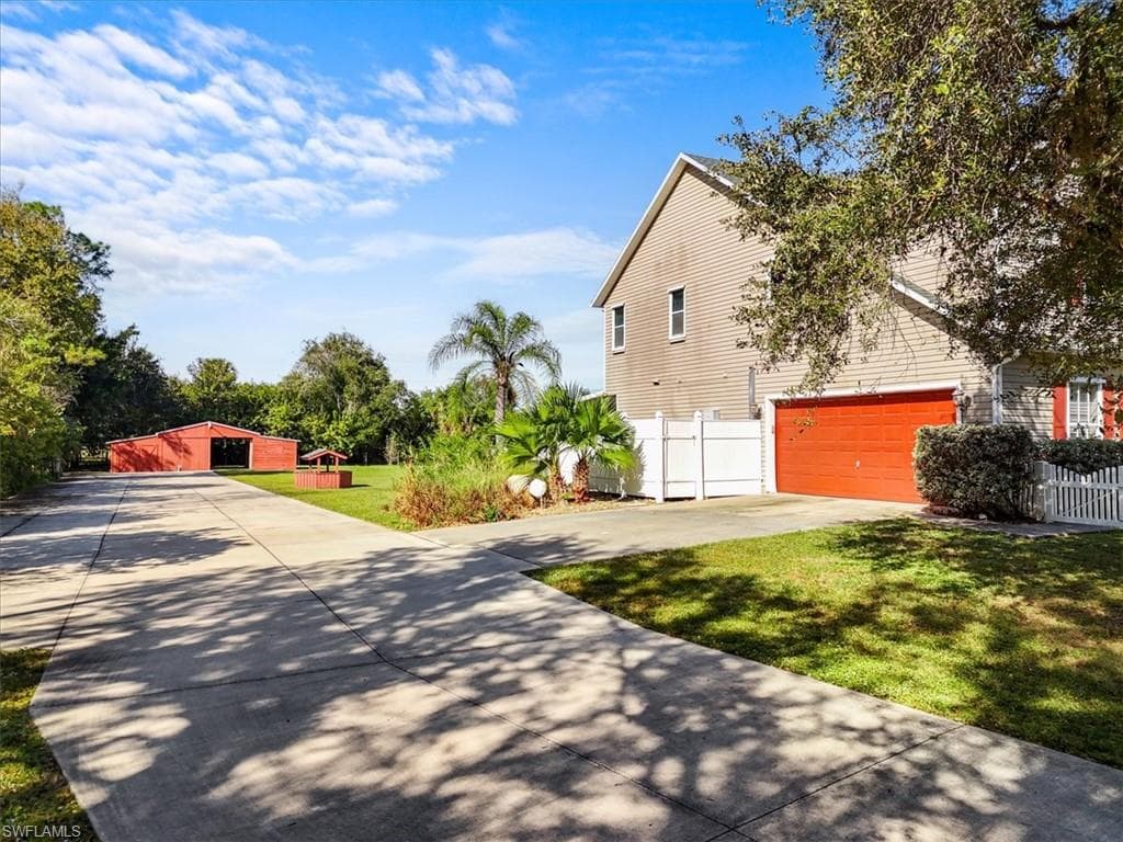 2870 Hickey Creek RD, ALVA FL 33920-39