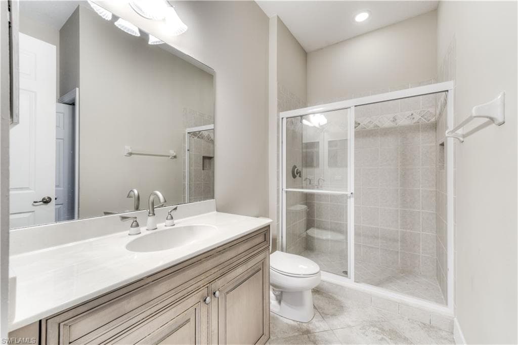 10352 Autumn Breeze DR # 202, ESTERO FL 34135-29