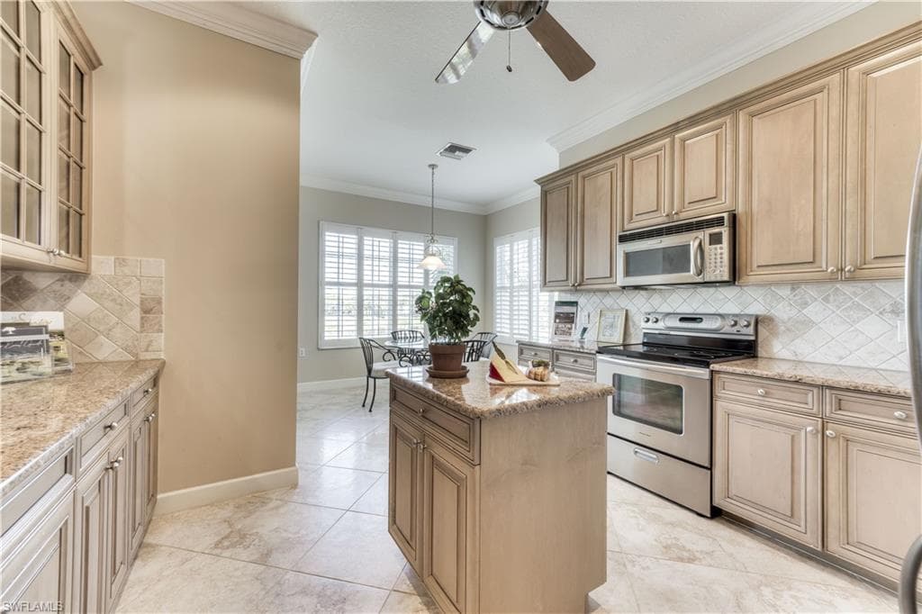 10352 Autumn Breeze DR # 202, ESTERO FL 34135-10