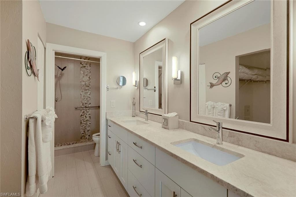 851 Gulf Pavilion DR # 202, NAPLES FL 34108-11