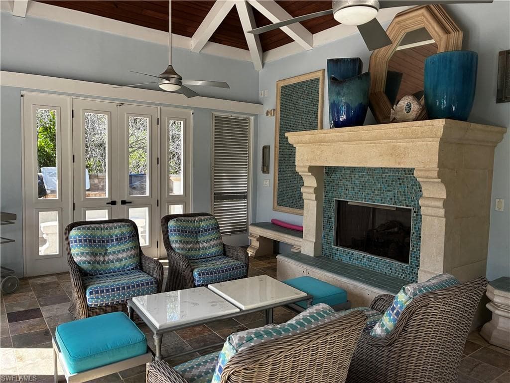 913 Carrick Bend CIR # 202, NAPLES FL 34110-35