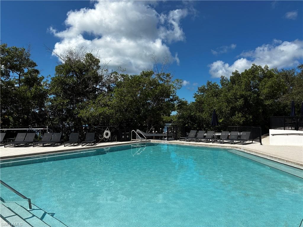 913 Carrick Bend CIR # 202, NAPLES FL 34110-31