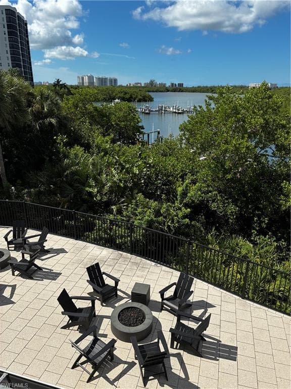 913 Carrick Bend CIR # 202, NAPLES FL 34110-32