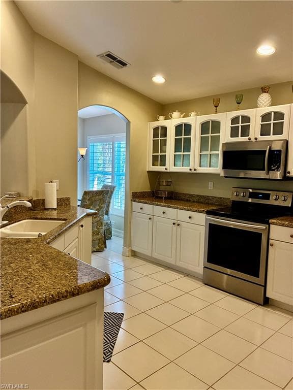 913 Carrick Bend CIR # 202, NAPLES FL 34110-10