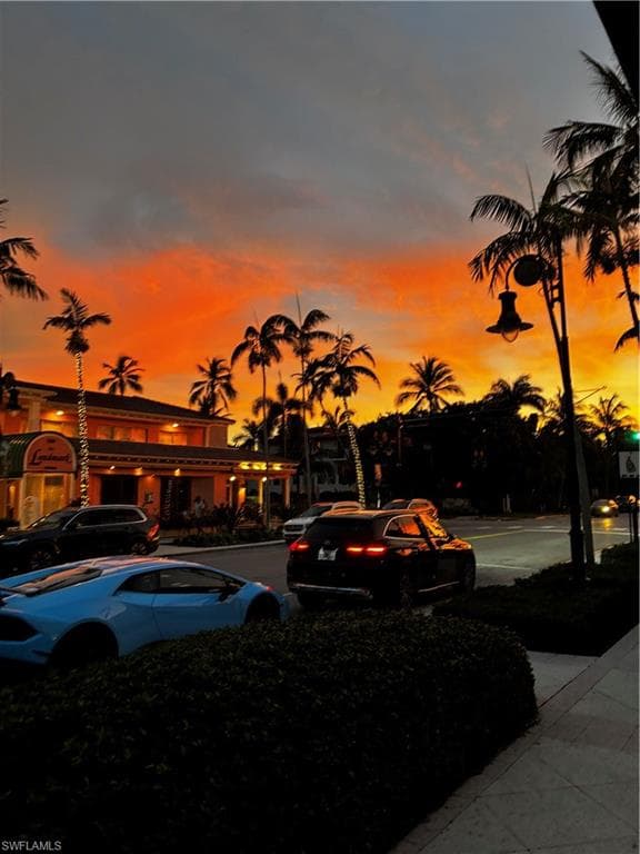 913 Carrick Bend CIR # 202, NAPLES FL 34110-43