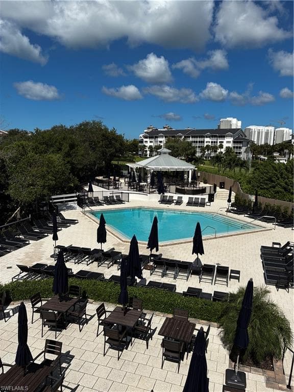 913 Carrick Bend CIR # 202, NAPLES FL 34110-30