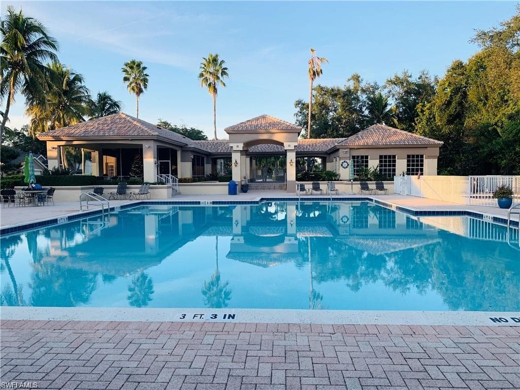 7828 Gardner DR # 202, NAPLES FL 34109-33