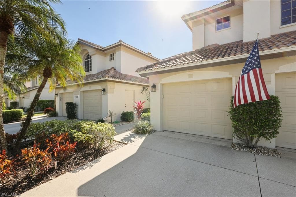 7828 Gardner DR # 202, NAPLES FL 34109-32