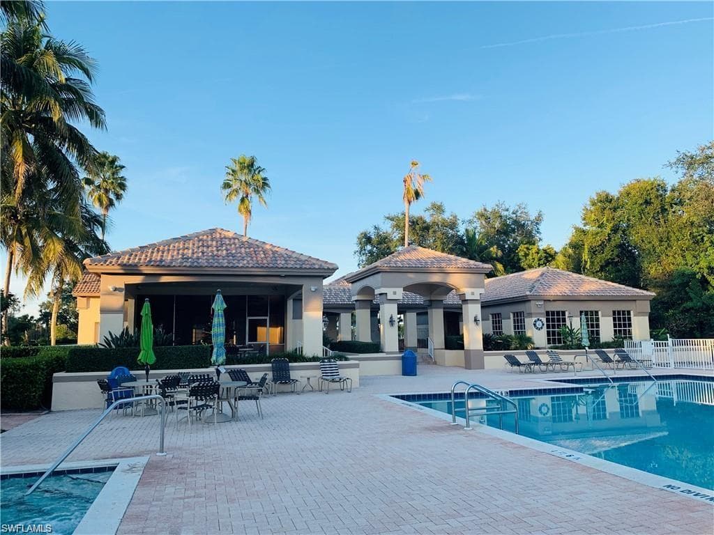 7828 Gardner DR # 202, NAPLES FL 34109-34