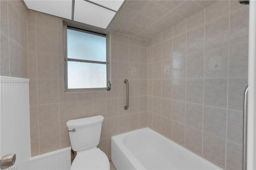 1366 Sunrise DR, NORTH FORT MYERS FL 33917-26