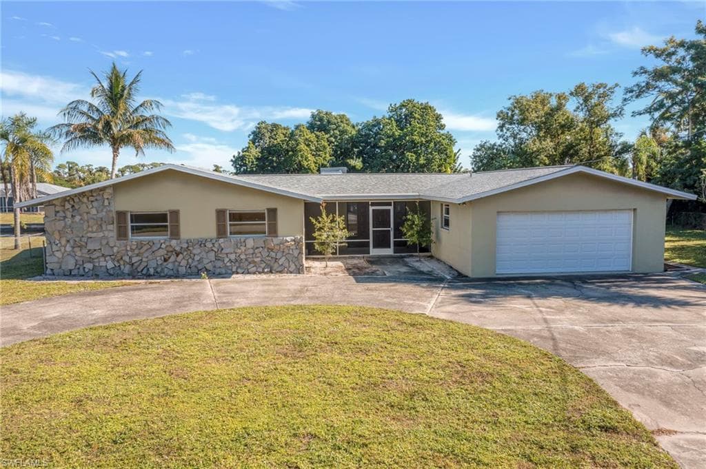 1366 Sunrise DR, NORTH FORT MYERS FL 33917-5