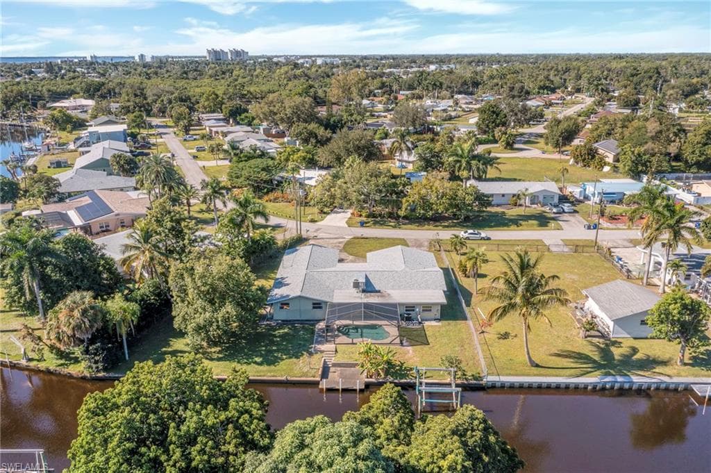 1366 Sunrise DR, NORTH FORT MYERS FL 33917-46