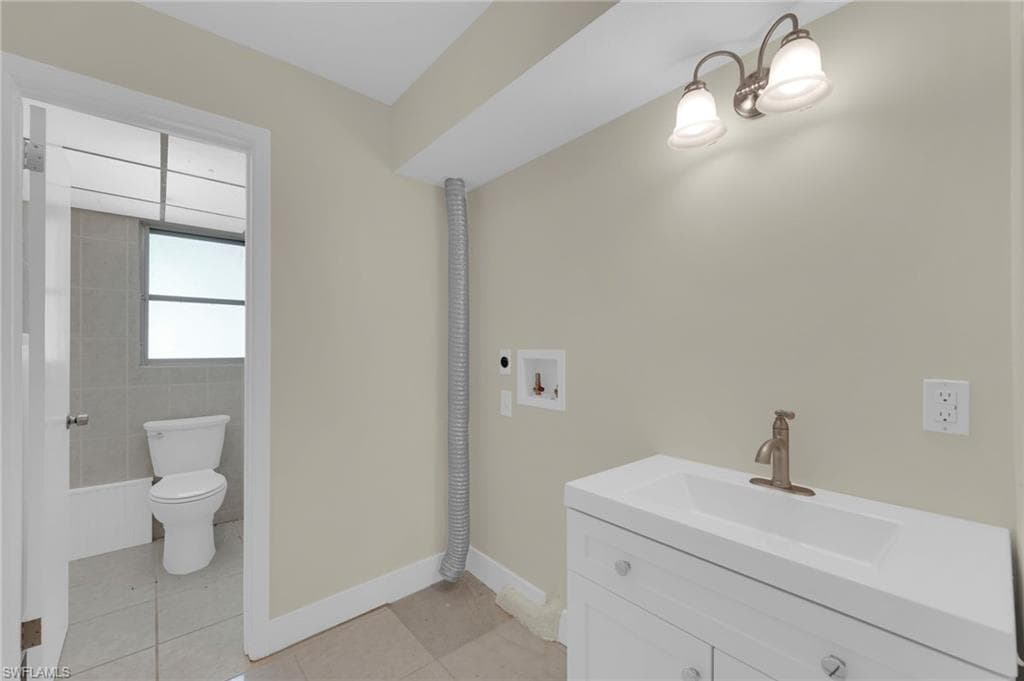 1366 Sunrise DR, NORTH FORT MYERS FL 33917-25