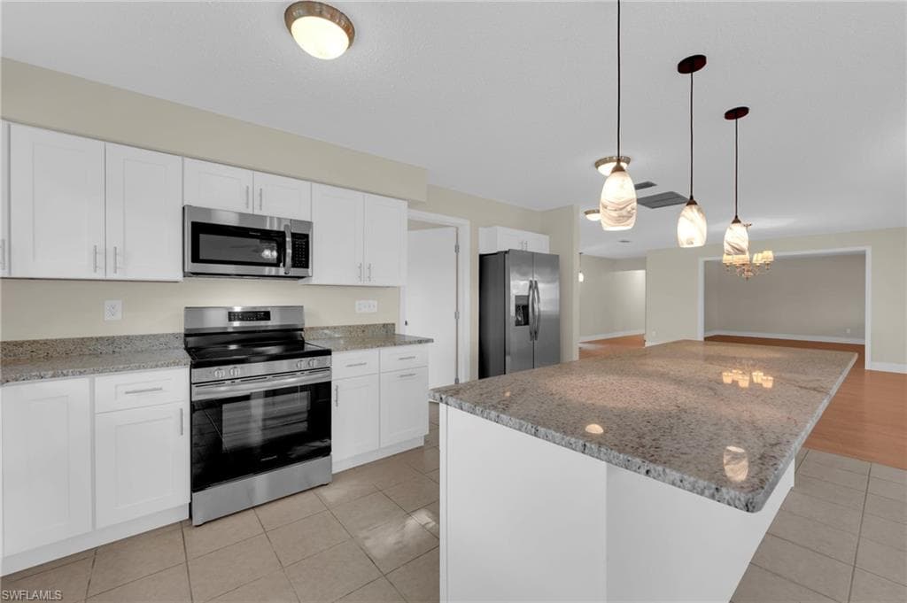 1366 Sunrise DR, NORTH FORT MYERS FL 33917-6