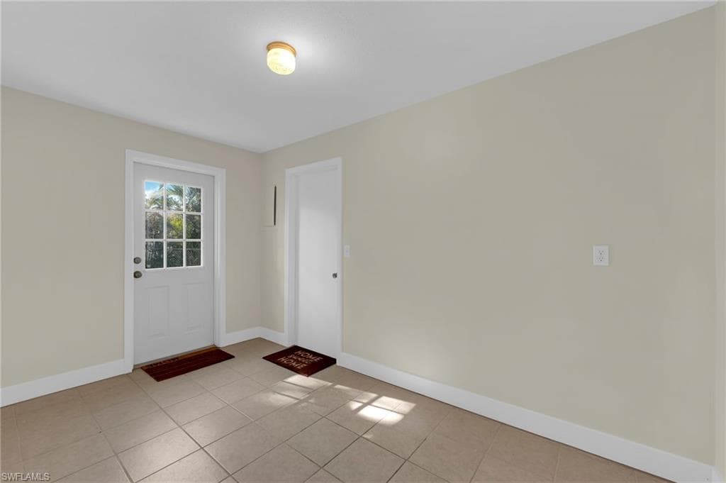 1366 Sunrise DR, NORTH FORT MYERS FL 33917-19