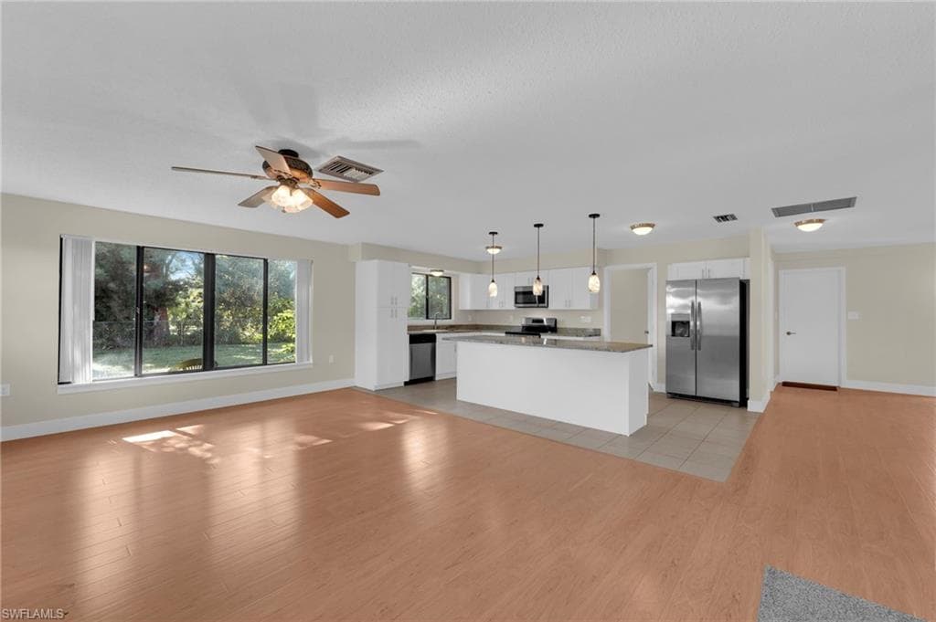 1366 Sunrise DR, NORTH FORT MYERS FL 33917-9