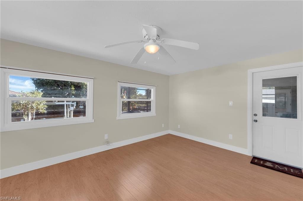 1366 Sunrise DR, NORTH FORT MYERS FL 33917-32