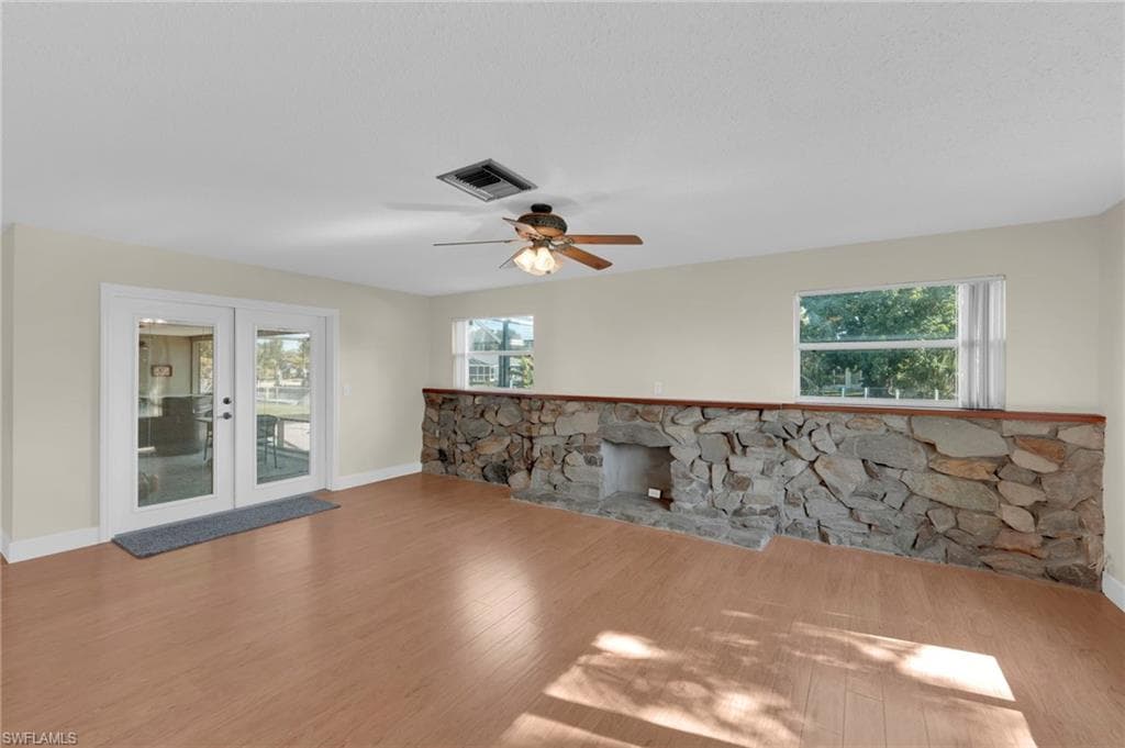 1366 Sunrise DR, NORTH FORT MYERS FL 33917-14