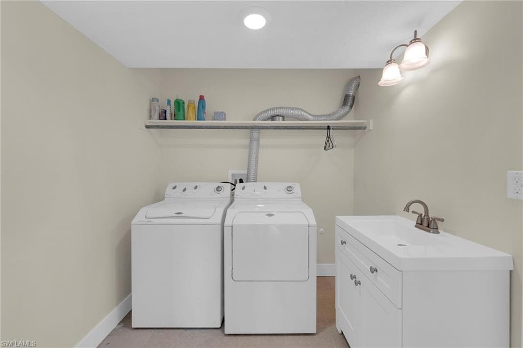 1366 Sunrise DR, NORTH FORT MYERS FL 33917-47