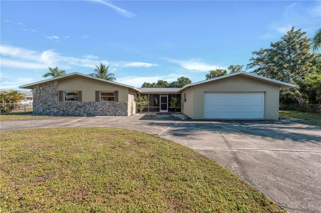 1366 Sunrise DR, NORTH FORT MYERS FL 33917-39