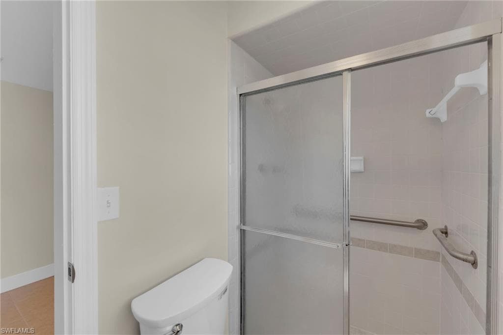1366 Sunrise DR, NORTH FORT MYERS FL 33917-28