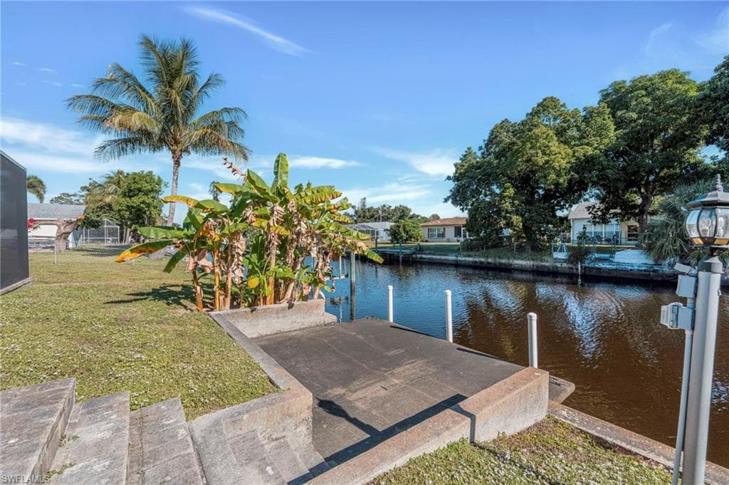 1366 Sunrise DR, NORTH FORT MYERS FL 33917-3
