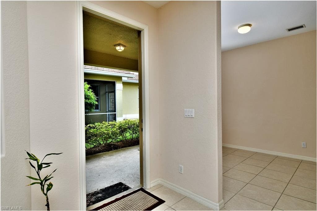 4808 Fairloop RUN, LEHIGH ACRES FL 33973-5