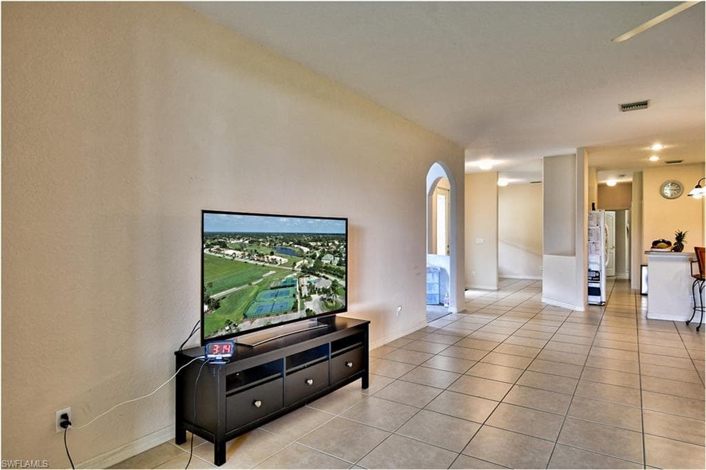 4808 Fairloop RUN, LEHIGH ACRES FL 33973-11