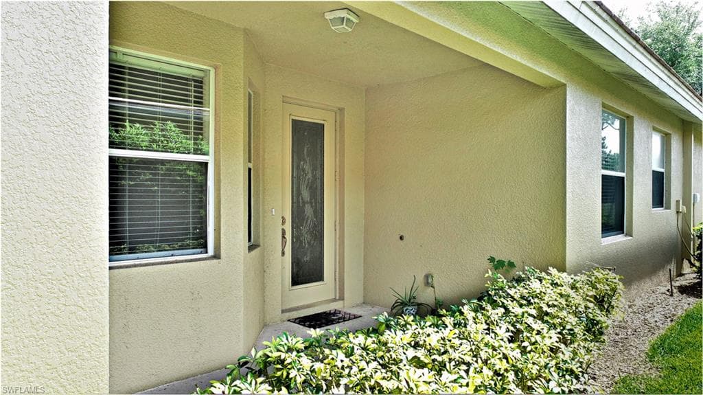 4808 Fairloop RUN, LEHIGH ACRES FL 33973-2